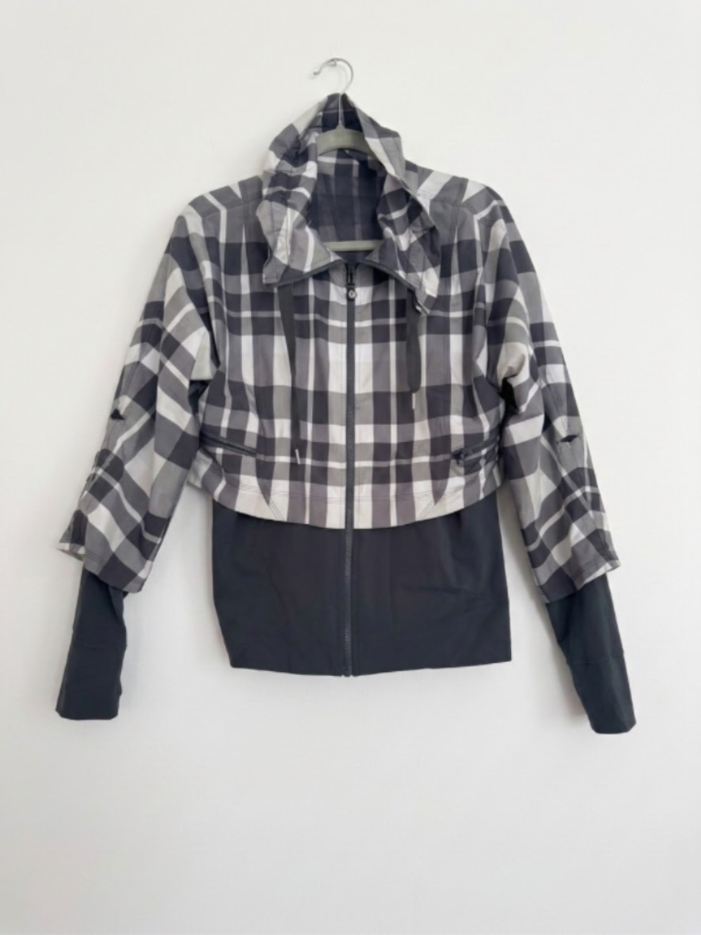 Lululemon Athletica Seak the Peak Jacket size 10